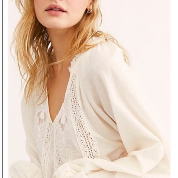 Free People Tops - (((IVORY))) Free People Sivan Embroidered top.